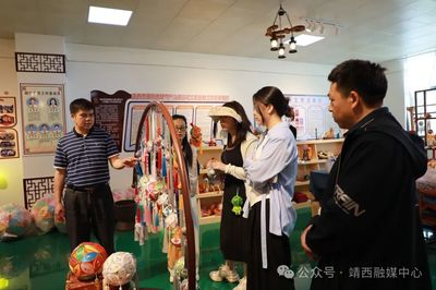 共拓民族手工藝新賽道——北京依文集團(tuán)赴靖西考察壯族非物質(zhì)文化遺產(chǎn)的現(xiàn)代服裝設(shè)計之旅